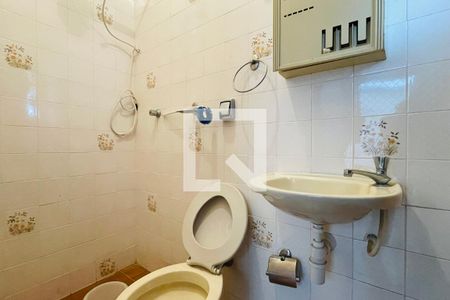 Casa à venda com 300m², 4 quartos e 6 vagasBanheiro de serviço