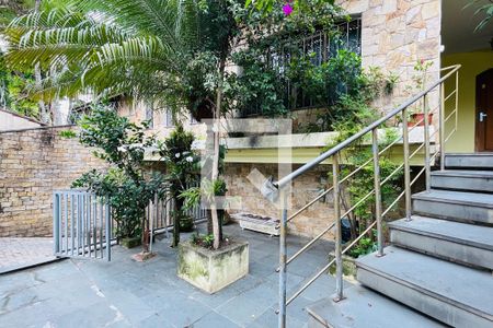 Casa à venda com 300m², 4 quartos e 6 vagasÁrea externa