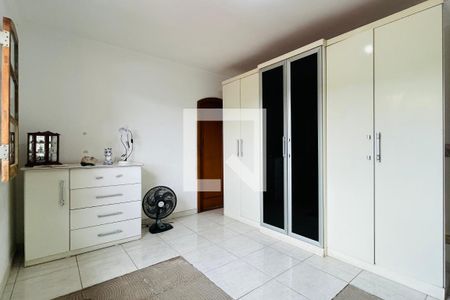 Casa à venda com 300m², 4 quartos e 6 vagasSuíte 2