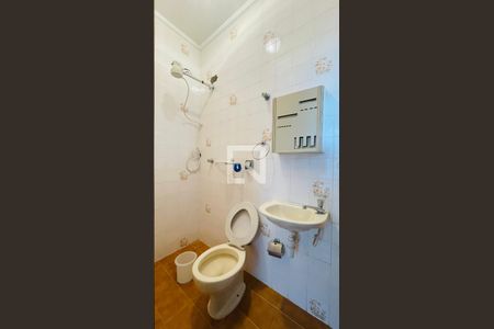 Casa à venda com 300m², 4 quartos e 6 vagasBanheiro de serviço