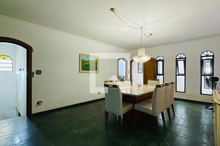 Casa à venda com 300m², 4 quartos e 6 vagasSala de Jantar