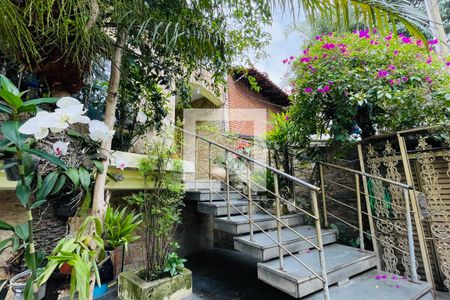 Casa à venda com 300m², 4 quartos e 6 vagasÁrea externa