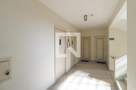 Apartamento à venda com 97m², 2 quartos e sem vaga Apartamento à venda com 97m², 2 quartos e sem vagaÁrea comum - Hall de Elevadores