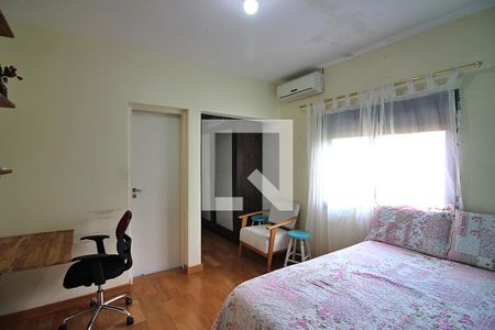 Casa à venda com 201m², 3 quartos e 2 vagasQuarto 2 - Suíte