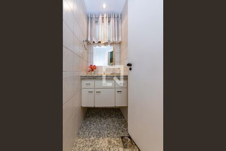 Apartamento para alugar com 160m², 3 quartos e 3 vagasLavabo