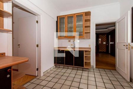 Apartamento à venda com 240m², 4 quartos e 5 vagas