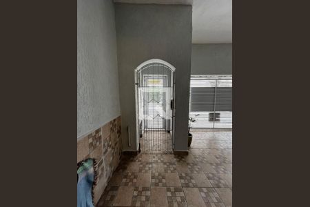 Casa à venda com 240m², 3 quartos e 2 vagas Casa à venda com 240m², 3 quartos e 2 vagasEntrada
