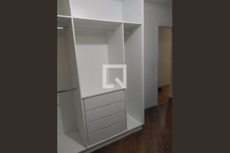 Casa à venda com 240m², 3 quartos e 2 vagas Casa à venda com 240m², 3 quartos e 2 vagasCloset