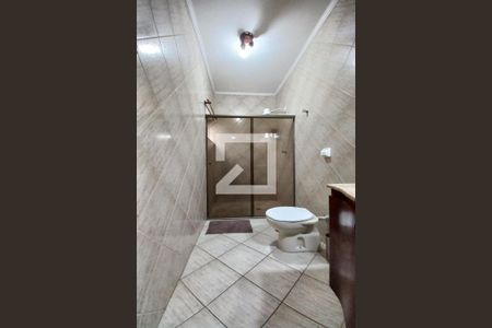 Casa à venda com 480m², 3 quartos e 2 vagas Casa à venda com 480m², 3 quartos e 2 vagasBanheiro da Suíte 3