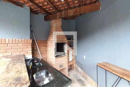 Casa à venda com 480m², 3 quartos e 2 vagas Casa à venda com 480m², 3 quartos e 2 vagasÁrea comum - Churrasqueira