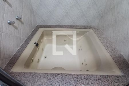 Casa à venda com 480m², 3 quartos e 2 vagas Casa à venda com 480m², 3 quartos e 2 vagasDetalhe do Banheiro da Suite 2