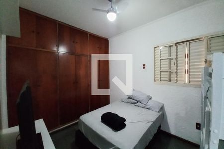 Casa à venda com 480m², 3 quartos e 2 vagas Casa à venda com 480m², 3 quartos e 2 vagasQuarto 2 - Suíte