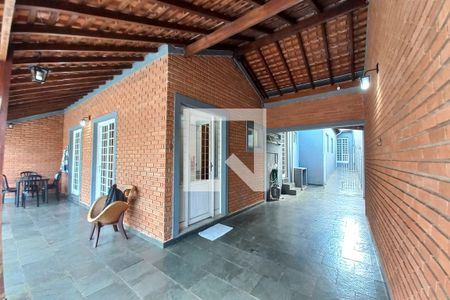 Casa à venda com 480m², 3 quartos e 2 vagas Casa à venda com 480m², 3 quartos e 2 vagasGaragem