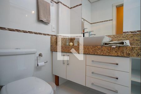 Casa à venda com 453m², 4 quartos e 4 vagasBanheiro da Suíte 1 - Segundo Andar