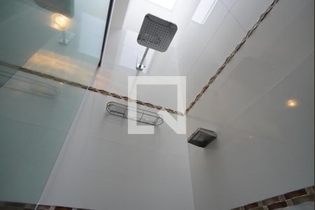 Casa à venda com 453m², 4 quartos e 4 vagasBanheiro da Suíte 1 - Segundo Andar