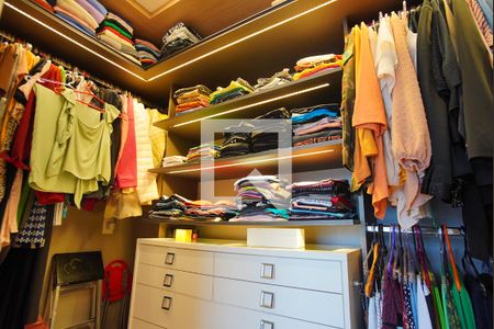 Casa à venda com 453m², 4 quartos e 4 vagasSuíte 3 Closet - Segundo Andar