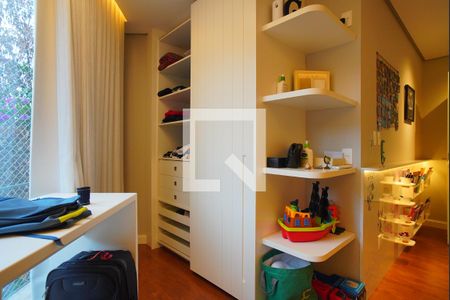 Casa à venda com 453m², 4 quartos e 4 vagasSuíte 2 - Segundo Andar