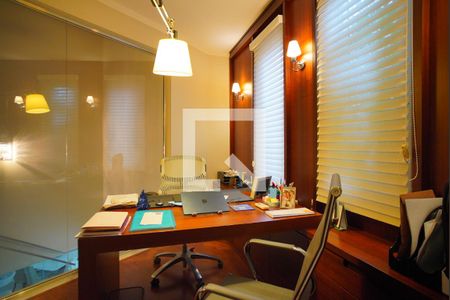 Casa à venda com 453m², 4 quartos e 4 vagasEscritório - Segundo Andar