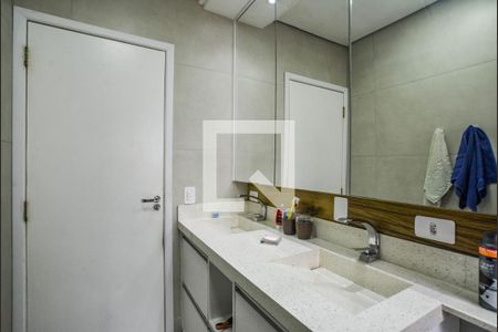 Casa de condomínio à venda com 140m², 3 quartos e 3 vagas Casa de condomínio à venda com 140m², 3 quartos e 3 vagasBanheiro Corredor