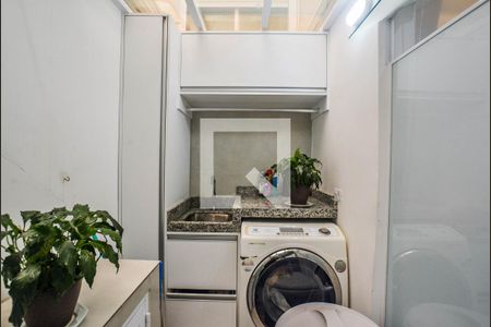 Casa de condomínio à venda com 140m², 3 quartos e 3 vagas Casa de condomínio à venda com 140m², 3 quartos e 3 vagasCozinha e Área de Serviço