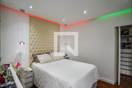 Casa de condomínio à venda com 140m², 3 quartos e 3 vagas Casa de condomínio à venda com 140m², 3 quartos e 3 vagasQuarto Suíte