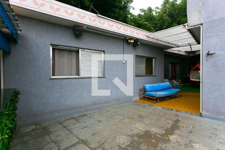 Casa à venda com 460m², 4 quartos e 6 vagas Casa à venda com 460m², 4 quartos e 6 vagasExterna