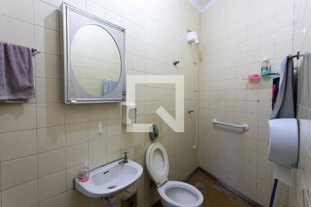 Casa à venda com 460m², 4 quartos e 6 vagas Casa à venda com 460m², 4 quartos e 6 vagasBanheiro 3