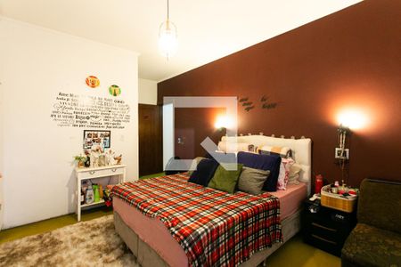 Casa à venda com 460m², 4 quartos e 6 vagas Casa à venda com 460m², 4 quartos e 6 vagasSuíte