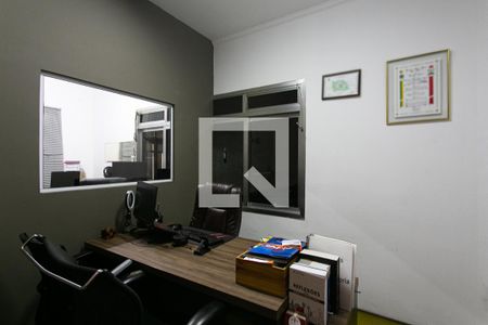 Casa à venda com 460m², 4 quartos e 6 vagas Casa à venda com 460m², 4 quartos e 6 vagasEscritório 1