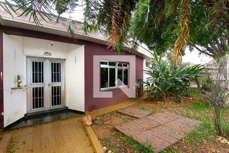 Casa à venda com 460m², 4 quartos e 6 vagas Casa à venda com 460m², 4 quartos e 6 vagasJardim