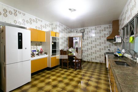 Casa à venda com 460m², 4 quartos e 6 vagas Casa à venda com 460m², 4 quartos e 6 vagasCozinha