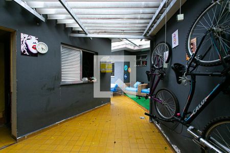 Casa à venda com 460m², 4 quartos e 6 vagas Casa à venda com 460m², 4 quartos e 6 vagasÁrea Externa