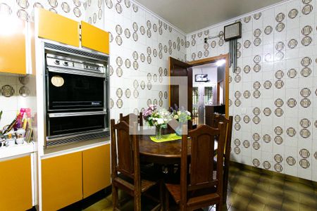 Casa à venda com 460m², 4 quartos e 6 vagas Casa à venda com 460m², 4 quartos e 6 vagasCozinha