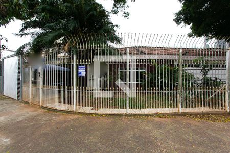 Casa à venda com 460m², 4 quartos e 6 vagas Casa à venda com 460m², 4 quartos e 6 vagasFachada