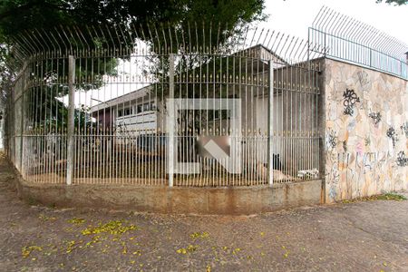 Casa à venda com 460m², 4 quartos e 6 vagas Casa à venda com 460m², 4 quartos e 6 vagasFachada