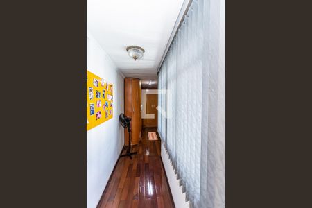 Casa à venda com 130m², 2 quartos e 3 vagas Casa à venda com 130m², 2 quartos e 3 vagasCorredor