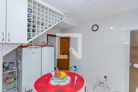Casa à venda com 130m², 2 quartos e 3 vagas Casa à venda com 130m², 2 quartos e 3 vagasCozinha