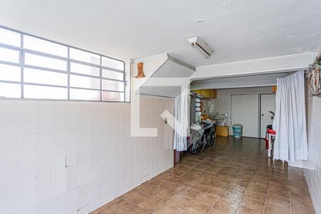 Casa à venda com 130m², 2 quartos e 3 vagas Casa à venda com 130m², 2 quartos e 3 vagasÁrea de serviço e garagem