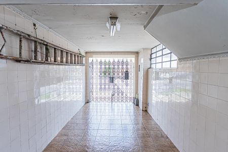 Casa à venda com 130m², 2 quartos e 3 vagas Casa à venda com 130m², 2 quartos e 3 vagasÁrea de serviço e garagem