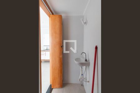 Casa de condomínio à venda com 118m², 2 quartos e 2 vagasLavabo