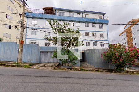 Apartamento à venda com 170m², 3 quartos e 1 vaga Apartamento à venda com 170m², 3 quartos e 1 vagaFachada