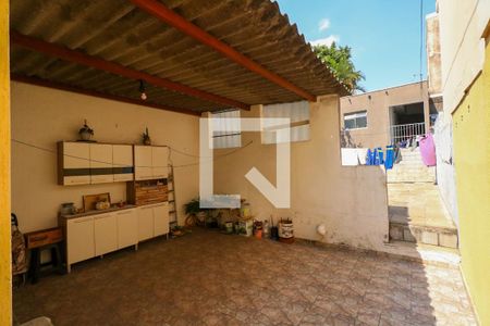 Casa à venda com 250m², 1 quarto e 2 vagas Casa à venda com 250m², 1 quarto e 2 vagasQuintal