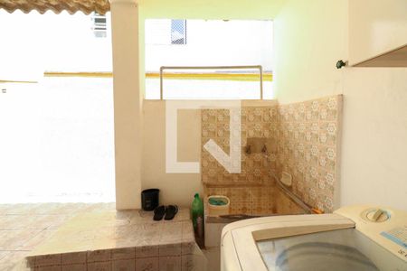 Casa à venda com 250m², 1 quarto e 2 vagas Casa à venda com 250m², 1 quarto e 2 vagasÁrea de Serviço