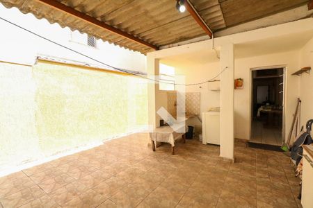 Casa à venda com 250m², 1 quarto e 2 vagas Casa à venda com 250m², 1 quarto e 2 vagasÁrea de Serviço