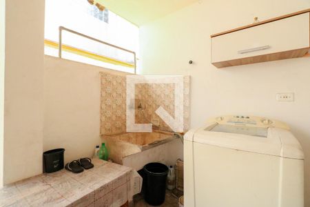 Casa à venda com 250m², 1 quarto e 2 vagas Casa à venda com 250m², 1 quarto e 2 vagasÁrea de Serviço