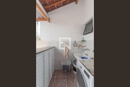 Casa à venda com 213m², 3 quartos e 2 vagas Casa à venda com 213m², 3 quartos e 2 vagasQuintal - Lavanderia