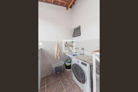 Casa à venda com 213m², 3 quartos e 2 vagas Casa à venda com 213m², 3 quartos e 2 vagasQuintal - Lavanderia