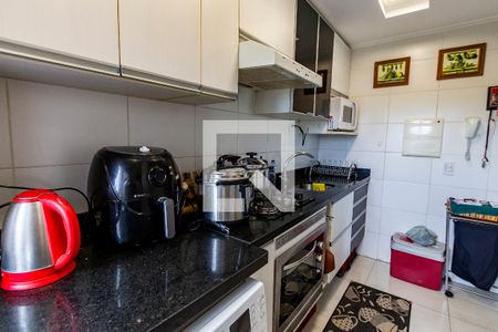 Apartamento à venda com 70m², 3 quartos e 2 vagas Apartamento à venda com 70m², 3 quartos e 2 vagasCozinha e Área de Serviço