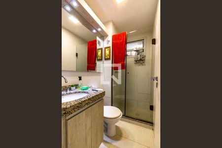 Apartamento à venda com 70m², 3 quartos e 2 vagas Apartamento à venda com 70m², 3 quartos e 2 vagasBanheiro Social