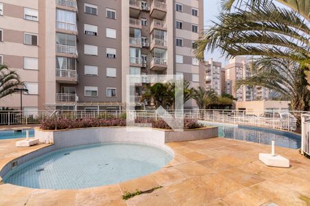Apartamento à venda com 70m², 3 quartos e 2 vagas Apartamento à venda com 70m², 3 quartos e 2 vagasÁrea comum - Piscina